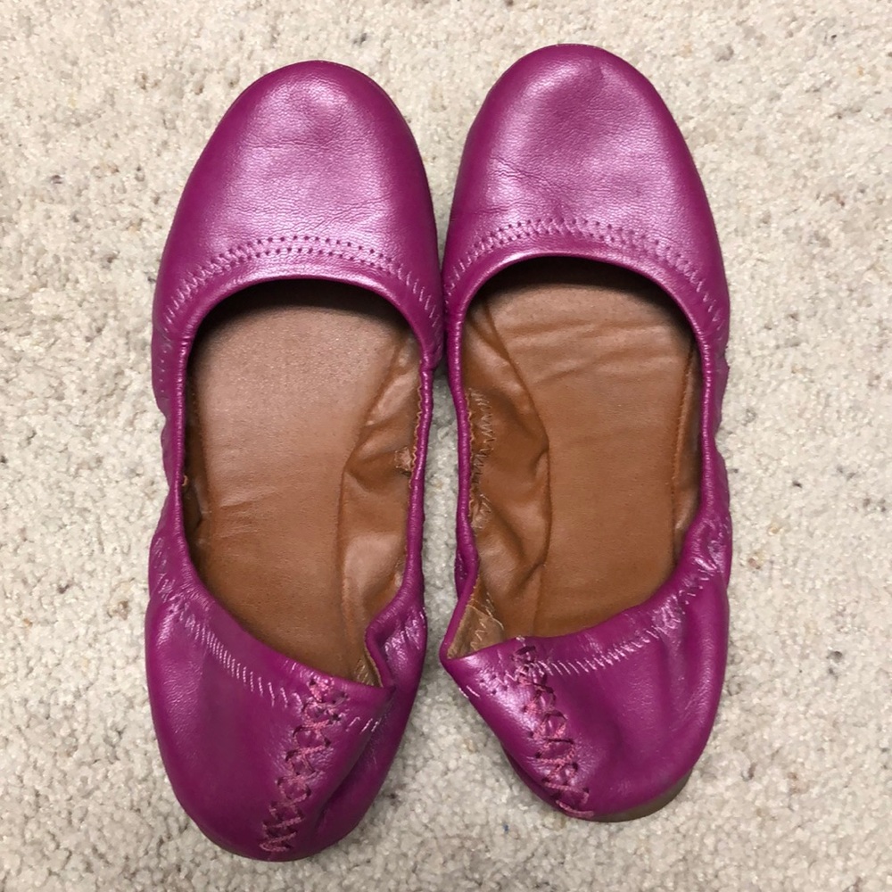 Excellent condition magenta Lucky Brand flats